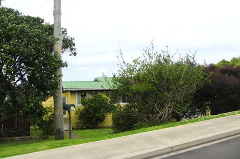 Photo of property in 77 Shakespear Road, Army Bay, Whangaparaoa, 0930