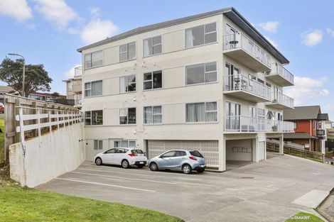 Photo of property in 3/32 Akaroa Drive, Maupuia, Wellington, 6022