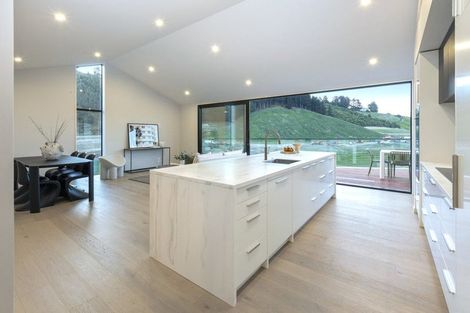 Photo of property in 8 Flowers Lane, Cracroft, Christchurch, 8022