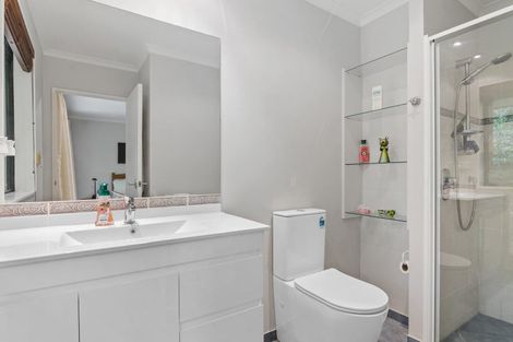 Photo of property in 59a Lonely Road, Fairview Heights, Auckland, 0632