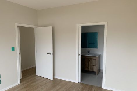 Photo of property in 5 Tawa Road, Te Atatu Peninsula, Auckland, 0610