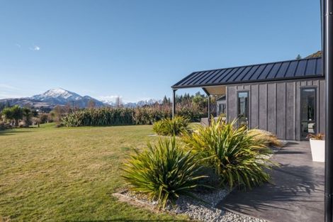 Photo of property in 6 Hidden Hills Drive, Wanaka, 9305
