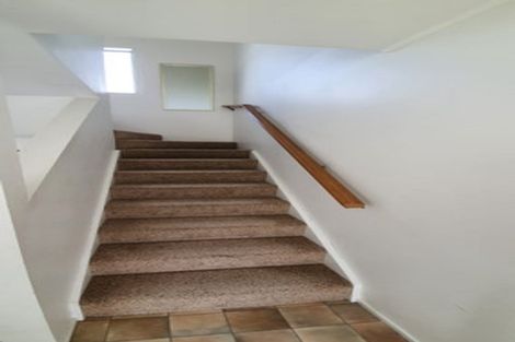 Photo of property in 2/22 Lambrown Drive, Totara Vale, Auckland, 0629