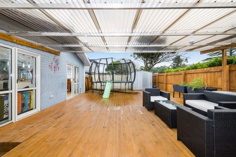 Photo of property in 71 Ravenwood Drive, Forrest Hill, Auckland, 0620