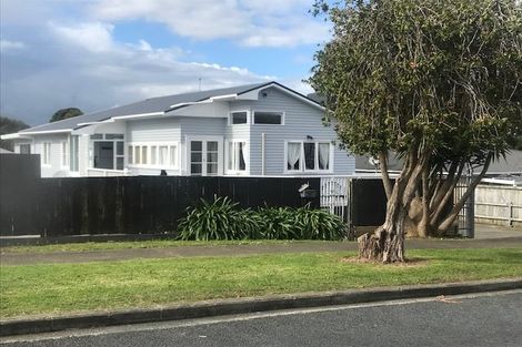 Photo of property in 7 Lane Road, Weymouth, Auckland, 2103