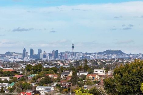 Photo of property in 156 Sunset Road, Unsworth Heights, Auckland, 0632