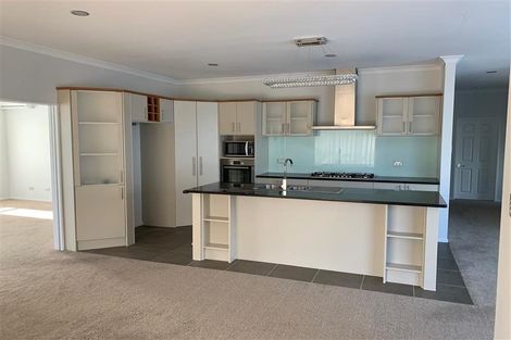 Photo of property in 6 Melmore Place, Pinehill, Auckland, 0632
