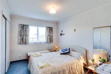 Photo of property in 27 Whiting Crescent, Greenmeadows, Napier, 4112