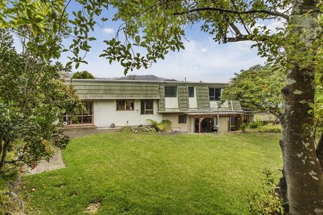 Photo of property in 14 Balliol Drive, Tawa, Wellington, 5028
