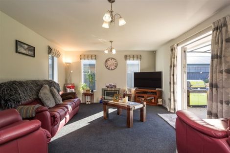 Photo of property in 31 Davaar Crescent, Broomfield, Christchurch, 8042