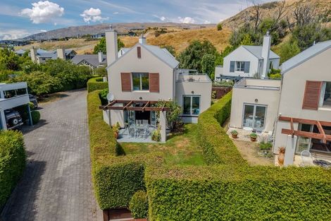 Photo of property in 9 Meadowbrook Place, Wanaka, 9305