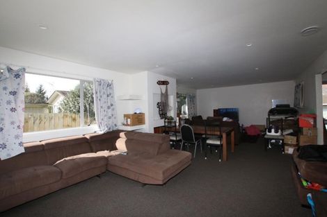 Photo of property in 23 Benton Place, Manurewa, Auckland, 2102