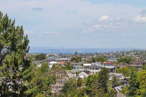 Photo of property in 1/272 Glamorgan Drive, Northcross, Auckland, 0630