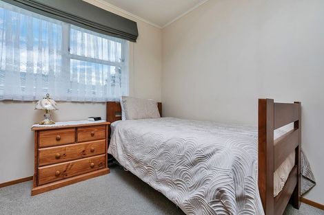 Photo of property in 21 Battle Place, Glenfield, Auckland, 0629