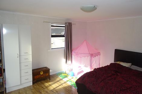 Photo of property in 11 Seddon Avenue, Papatoetoe, Auckland, 2104