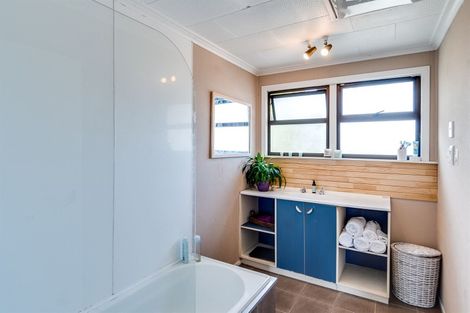 Photo of property in 72 Atherfold Crescent, Greenmeadows, Napier, 4112