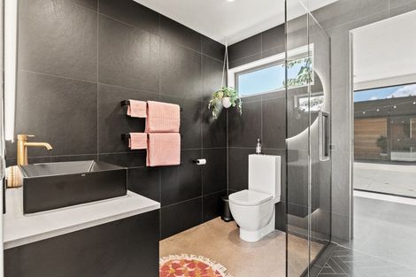 Photo of property in 1 Larkins Way, Arthurs Point, Queenstown, 9371