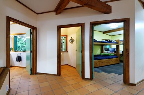 Photo of property in 6 Cochran Road, Oratia, Auckland, 0604