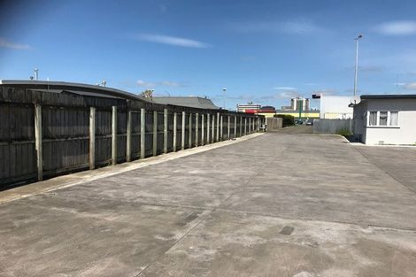 Photo of property in 229 Featherston Street, Palmerston North, 4410