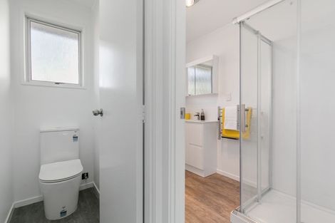 Photo of property in 2/42 Kenderdine Road, Papatoetoe, Auckland, 2025