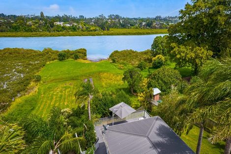 Photo of property in 1 Wharf Road, Te Atatu Peninsula, Auckland, 0610