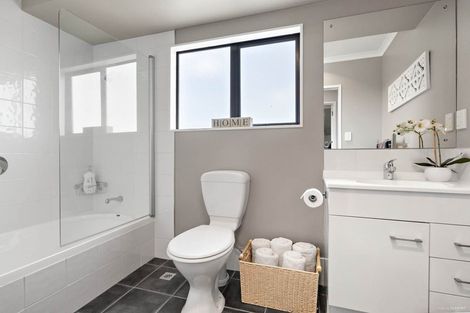 Photo of property in 6 Derg Place, East Tamaki, Auckland, 2013