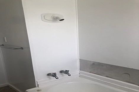 Photo of property in 9 Kotuku Street, Te Atatu Peninsula, Auckland, 0610