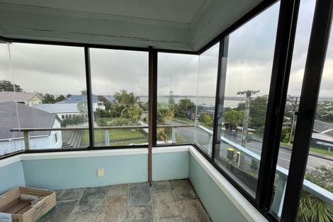 Photo of property in 1/64 Island Bay Road, Beach Haven, Auckland, 0626