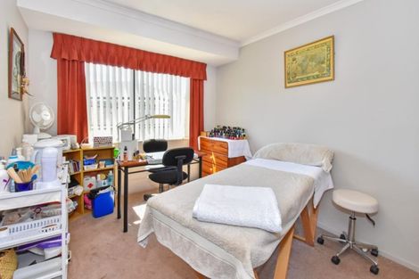 Photo of property in 7 Beverage Place, Rosehill, Papakura, 2113