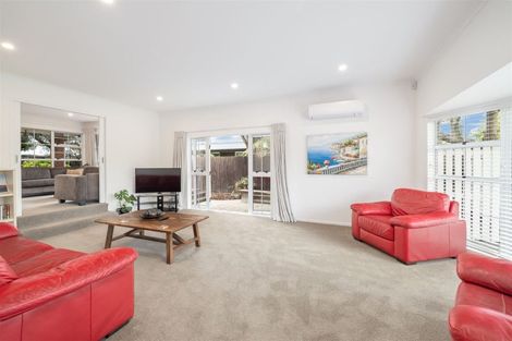 Photo of property in 6 Pasadena Place, Harewood, Christchurch, 8051