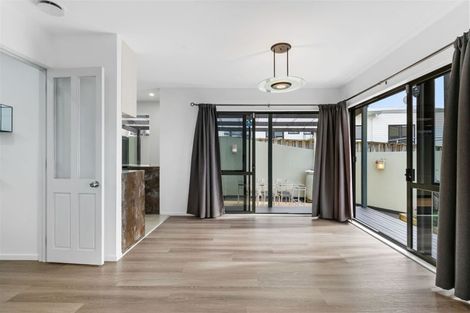 Photo of property in 1/11 Bronzewing Terrace, Unsworth Heights, Auckland, 0632