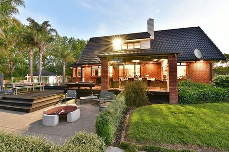 Photo of property in 155 Taupaki Road, Taupaki, Henderson, 0782