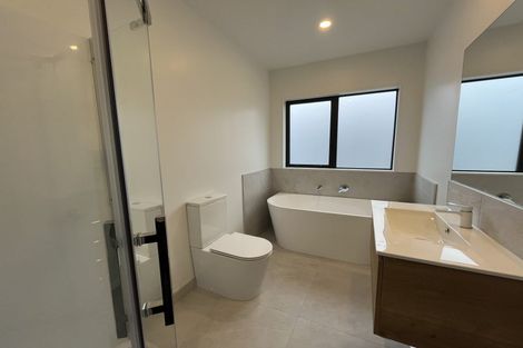 Photo of property in 3/4 Toru Street, Te Atatu Peninsula, Auckland, 0610