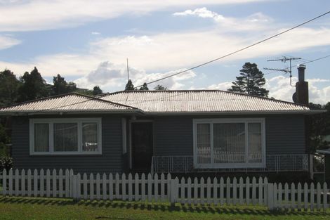 Photo of property in 38 Fairmount Road, Titirangi, Auckland, 0604