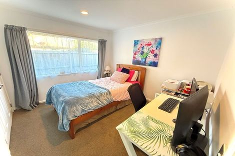 Photo of property in 40 Thornbury Crescent, East Tamaki Heights, Auckland, 2016