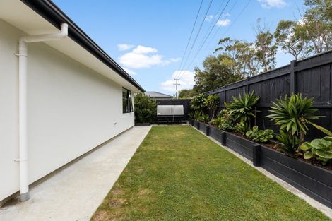 Photo of property in 43 Coutts Way, Fitzherbert, Palmerston North, 4410