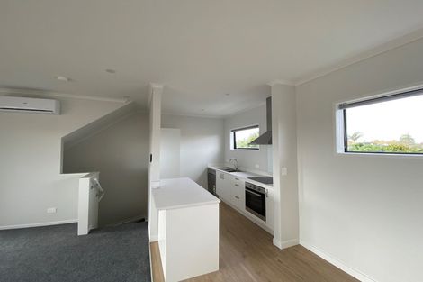 Photo of property in 6/5 Peachgrove Road, Te Atatu Peninsula, Auckland, 0610