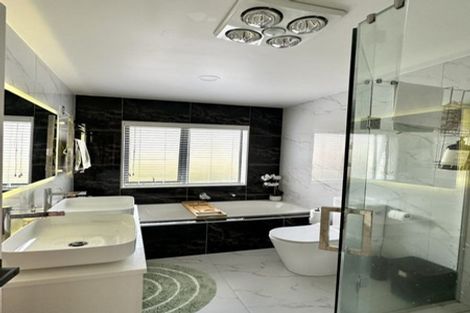 Photo of property in 24 Matahae Drive, Flat Bush, Auckland, 2019