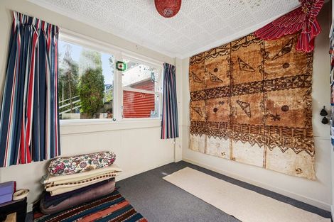 Photo of property in 5 Denbigh Way, Wilton, Wellington, 6012