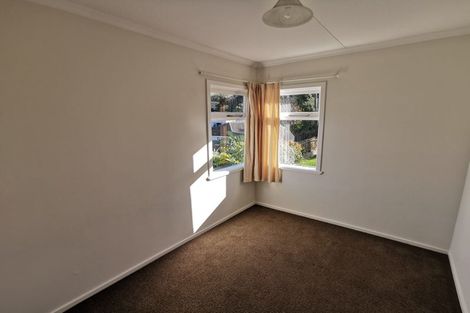Photo of property in 4a Thurleigh Grove, Karori, Wellington, 6012