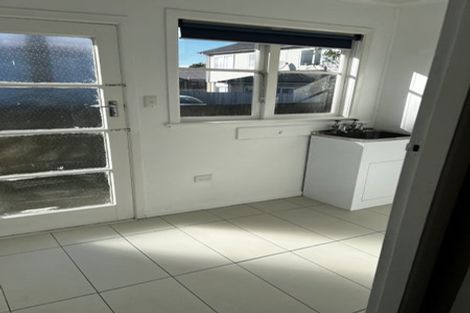 Photo of property in 1a Harris Road, Mount Wellington, Auckland, 1051