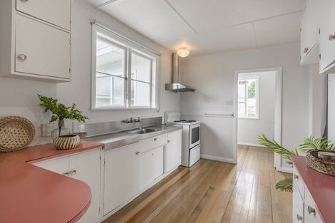 Photo of property in 1 Huia Road, Raumati Beach, Paraparaumu, 5032