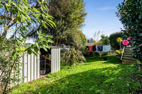 Photo of property in 2 Awanui Street, Merrilands, New Plymouth, 4312