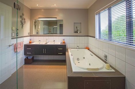 Photo of property in 41 Arcadia Place, Seaward Bush, Invercargill, 9812