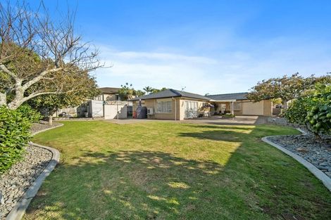 Photo of property in 17 Flora Place, Wattle Downs, Auckland, 2103