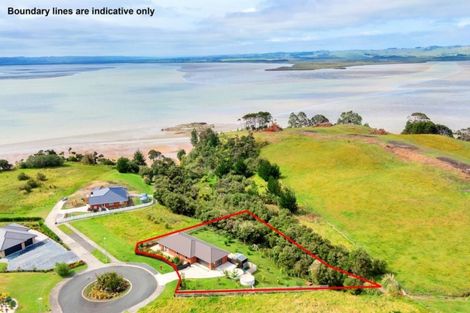 Photo of property in 41 Omana Avenue, Shelly Beach, Helensville, 0874