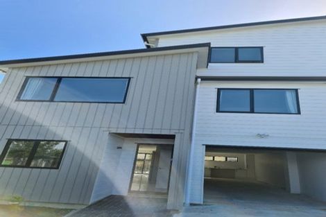 Photo of property in 26a Athena Drive, Totara Vale, Auckland, 0629