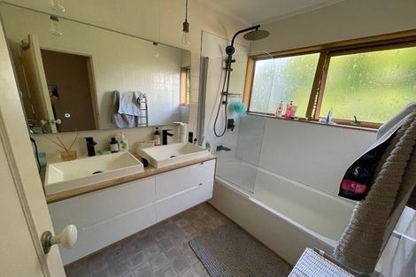 Photo of property in 14 Murvale Drive, Bucklands Beach, Auckland, 2014