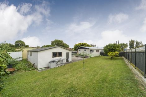 Photo of property in 1 Escort Grove, Awapuni, Palmerston North, 4412