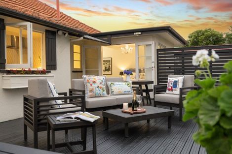 Photo of property in 12 Manuka Street, Hokowhitu, Palmerston North, 4410